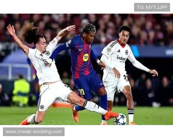 孔德3分钟两记头球砸晕法兰克福，诺坎普响起震天欢呼