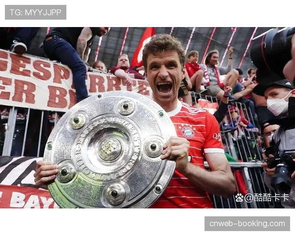 特写：37岁的托马斯·穆勒再次在欧冠关键战送出助攻